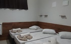 Pousada Quarto Privativo a 600 mts da basílica nova